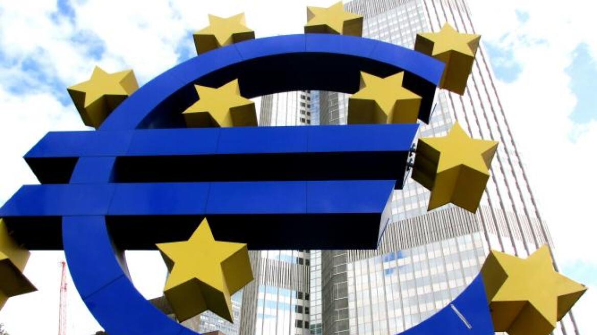 Δημοσκόπηση Reuters: Αμετάβλητα θα διατηρήσει τα επιτόκια η ΕΚΤ