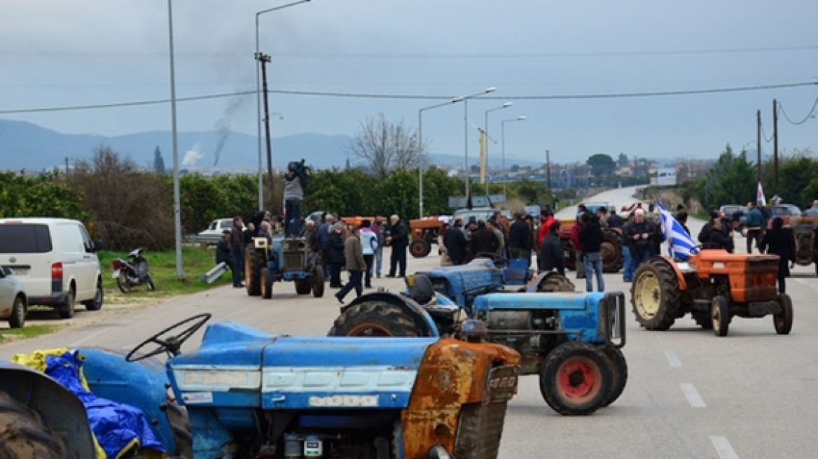 ΣΥΡΙΖΑ: Χάντρες και καθρεφτάκια τα μέτρα της κυβέρνησης για τους αγρότες