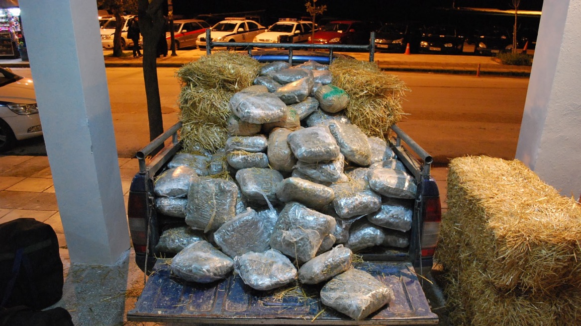 Πρέβεζα: Σταμάτησαν φορτηγό με 180 κιλά χασίς
