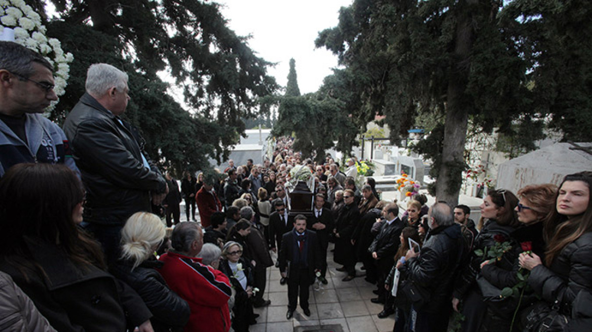 Το «τελευταίο αντίο» στην Τζένη Βάνου