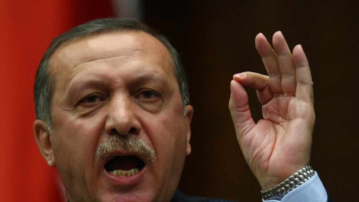 Απέλαση δημοσιογράφου για tweets που επέκριναν την κυβέρνηση  Ερντογάν