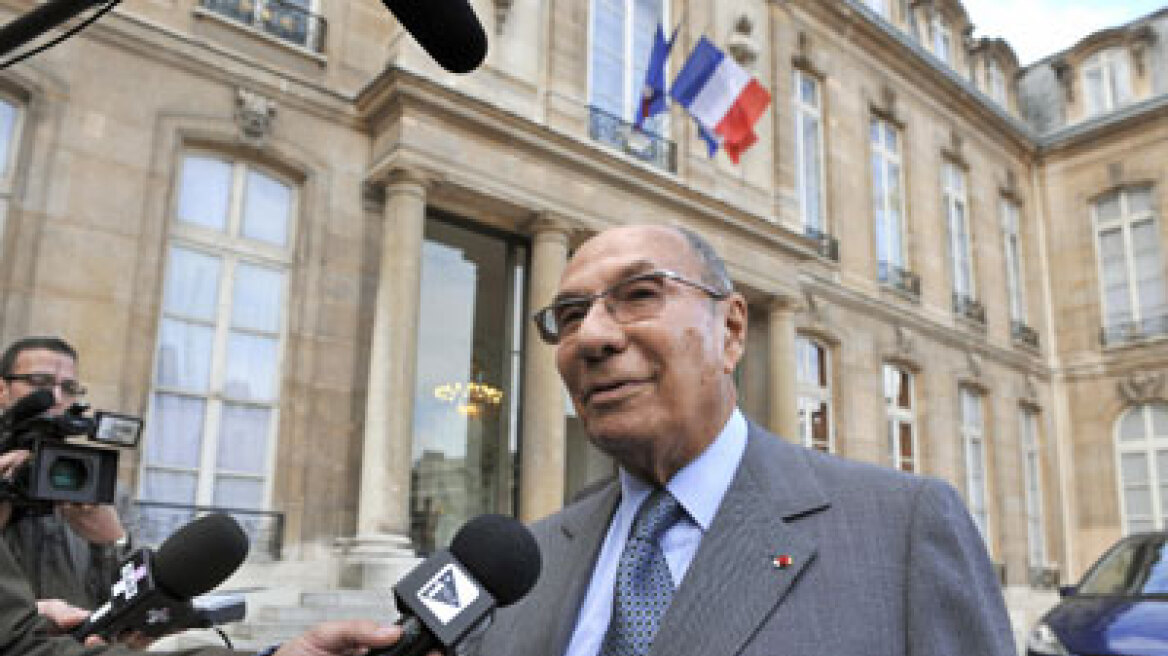 Γαλλία: Άρση ασυλίας για τον βαθύπλουτο γερουσιαστή Σερζ Ντασό