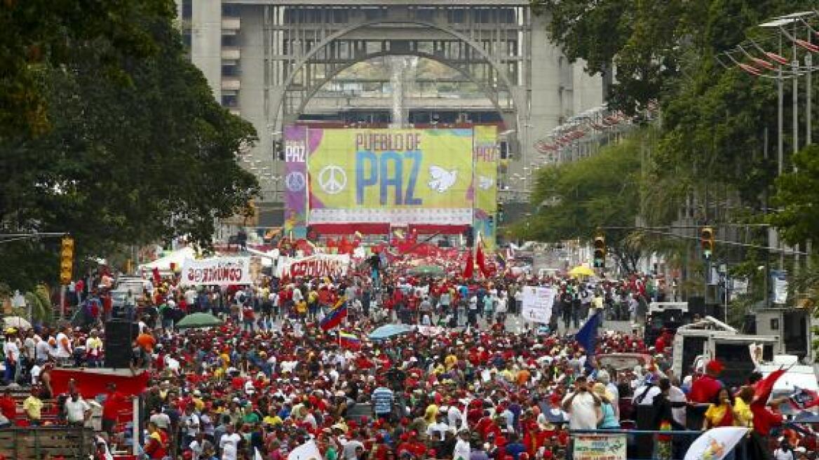 Βενεζουέλα: Στους δρόμους και οι υποστηρικτές του Μαδούρο