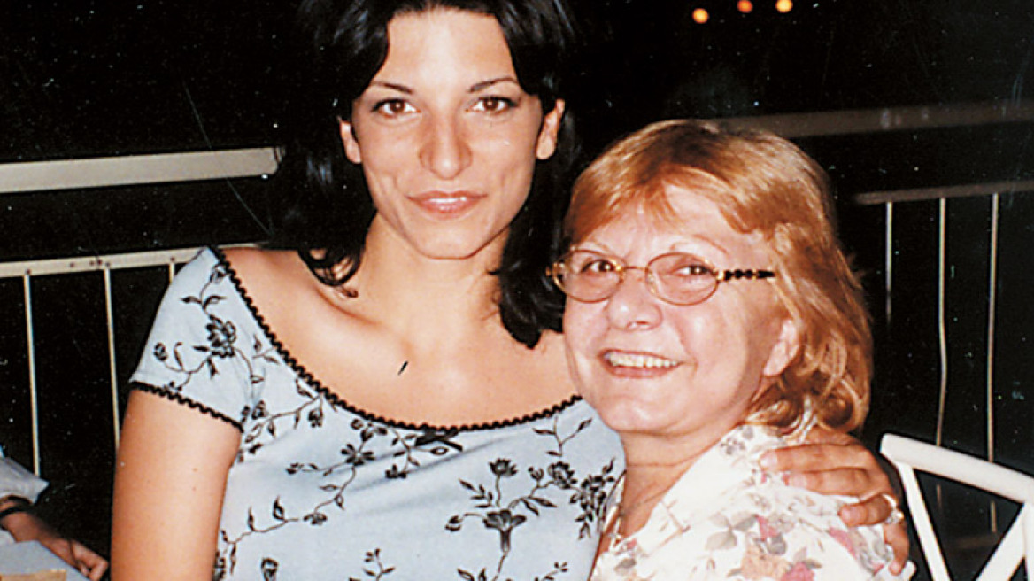 Αθηνά Ρηγοπούλου: «Αυτή ήταν η μητέρα μου, Τζένη Βάνου»