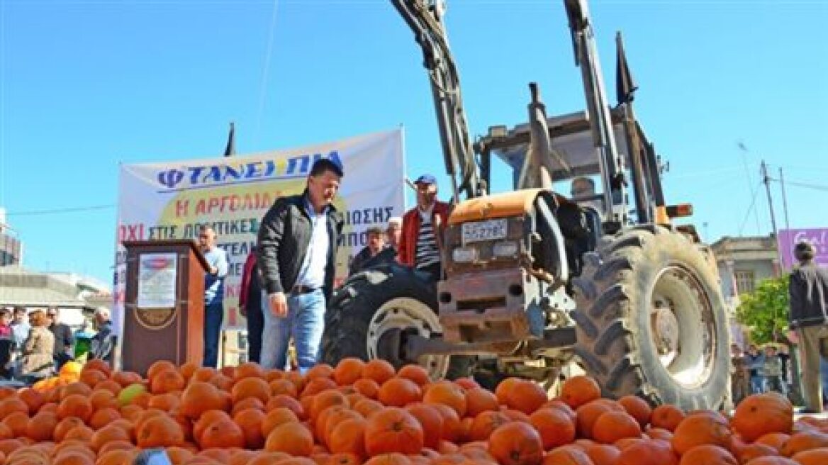 Σκληραίνουν τη στάση τους οι αγρότες της Πελοποννήσου