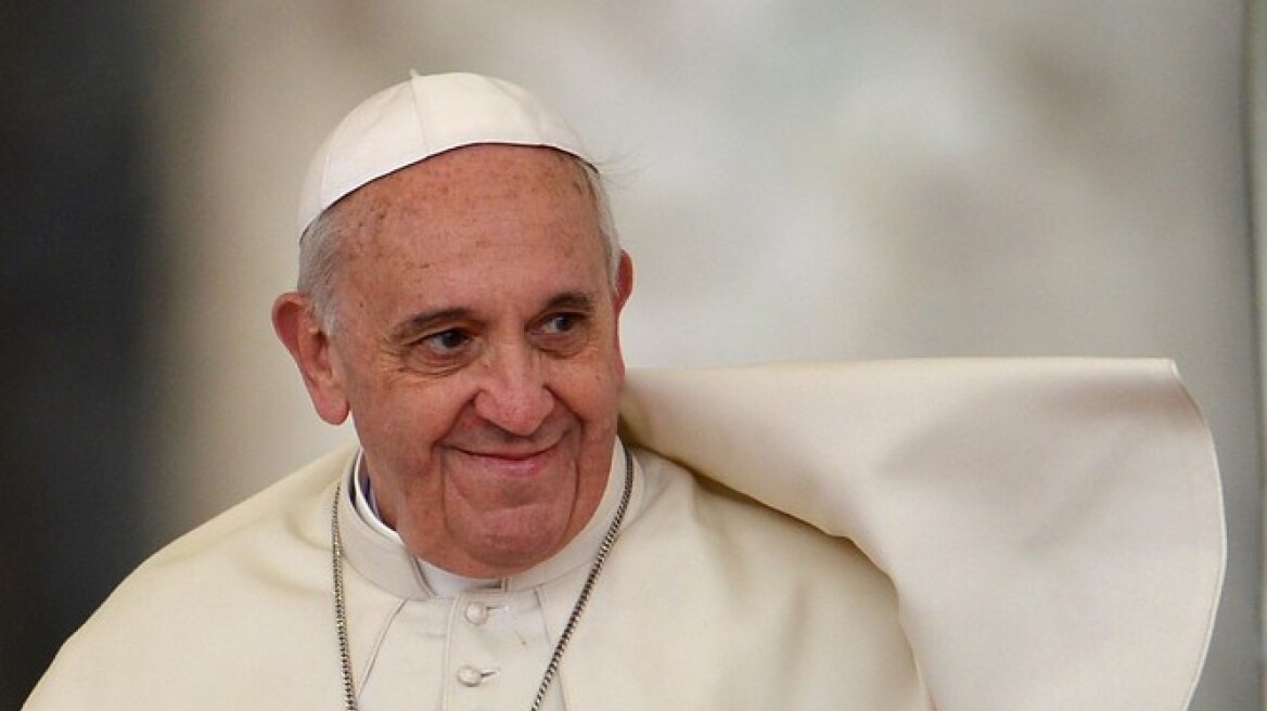 Φωτογραφίες: Ο Πάπας και... ο άνεμος