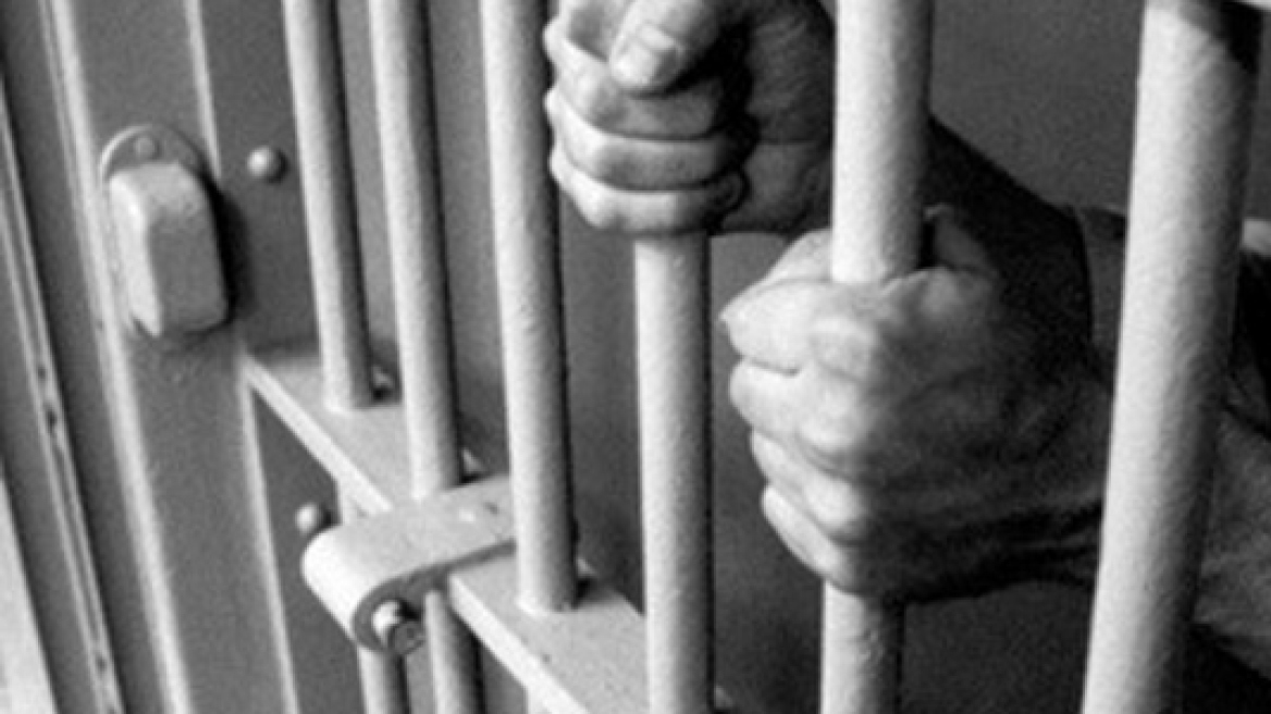 Ψηφίζεται η τροπολογία για τις αποφυλακίσεις κρατουμένων με σοβαρά προβλήματα υγείας