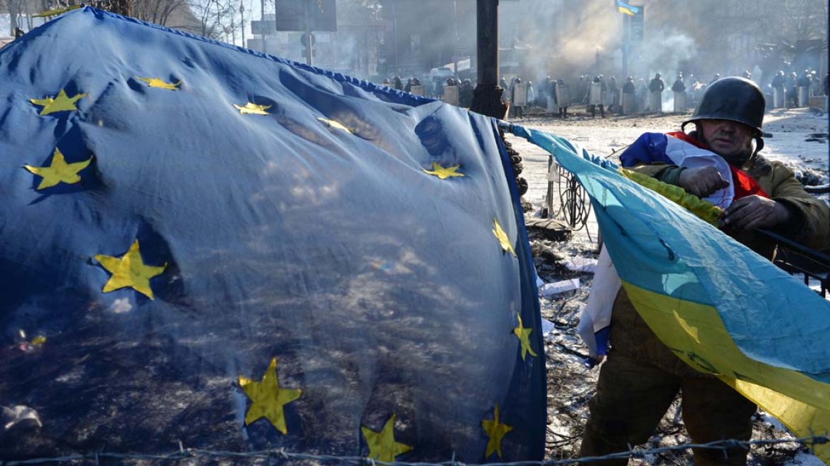 Ουκρανία: «Υπό κατάρρευση η οικονομία», λέει το IIF