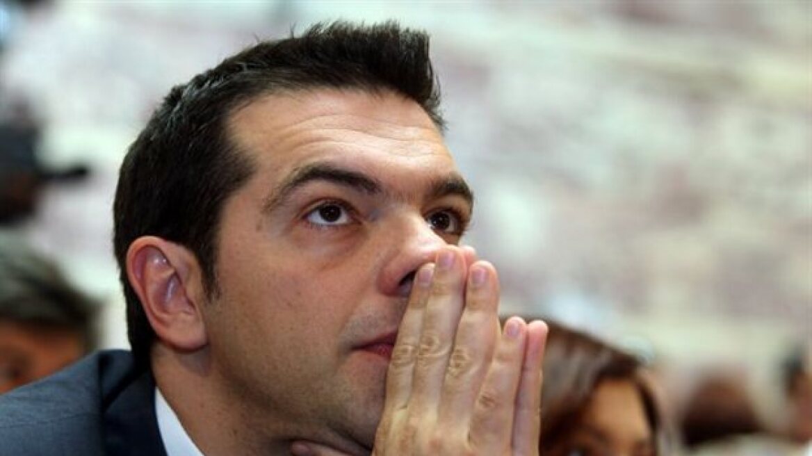 Η δημοσκοπική υποχώρηση οδηγεί τον ΣΥΡΙΖΑ σε νέα «αριστερή στροφή»
