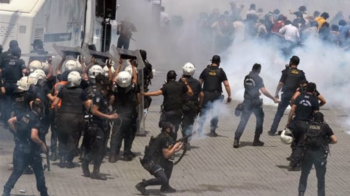 Τουρκία: Δακρυγόνα σε διαδήλωση αντικυβερνητικών φοιτητών 