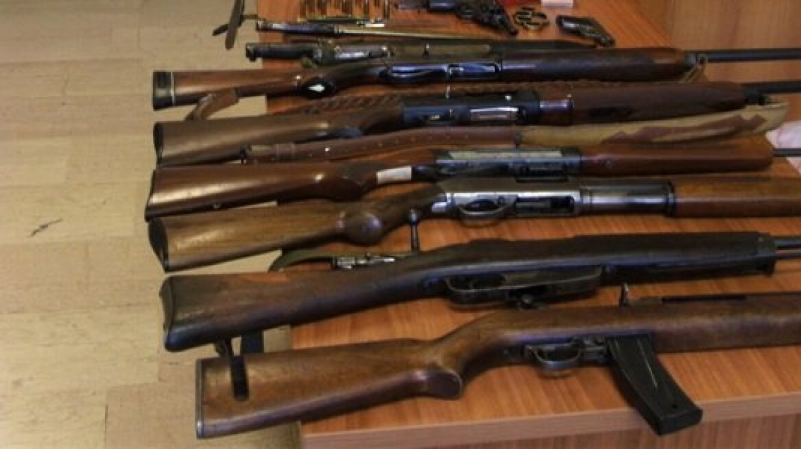 Παράνομο οπλοστάσιο βρέθηκε σε σπίτι στα Χανιά 