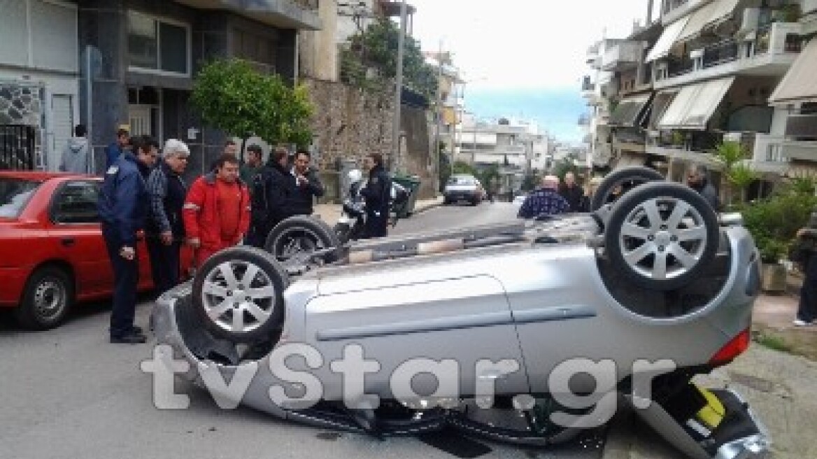 Λαμία: Αναποδογύρισε αυτοκίνητο στο κέντρο της πόλης