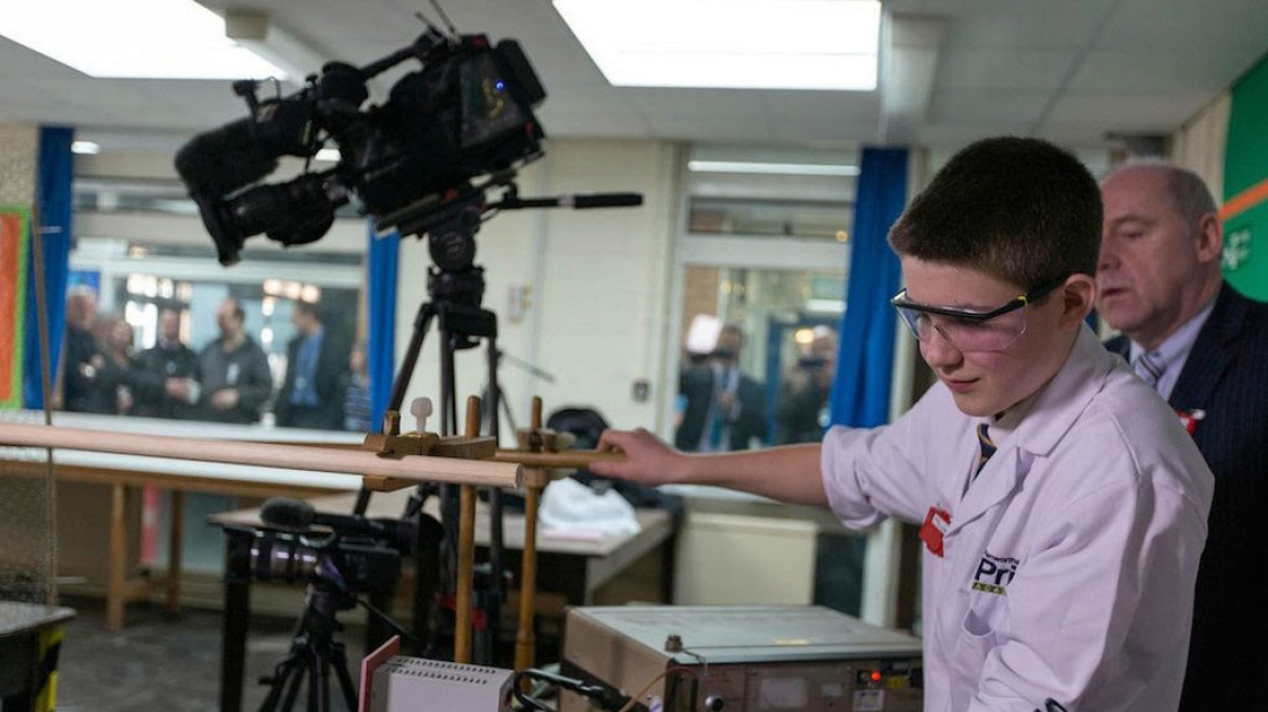 13χρονος Βρετανός κατασκεύασε πυρηνικό αντιδραστήρα μέσα στην τάξη!