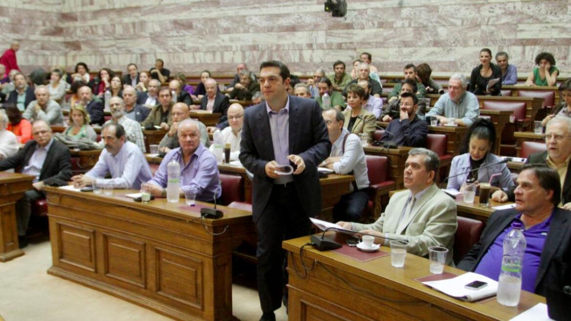 Βουλή: Με δύο «γραμμές» ο ΣΥΡΙΖΑ για τη Χρυσή Αυγή