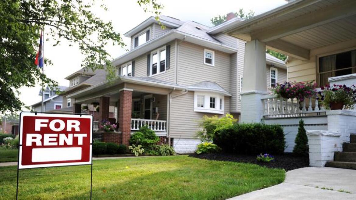 ΗΠΑ: Εταιρείες «μαζεύουν» τα σπίτια με κόκκινα δάνεια και τα νοικιάζουν στους ιδιοκτήτες