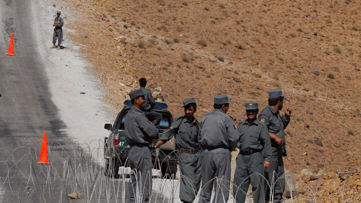Καμικάζι επιτέθηκαν σε αστυνομικό τμήμα στο Αφγανιστάν - 4 νεκροί