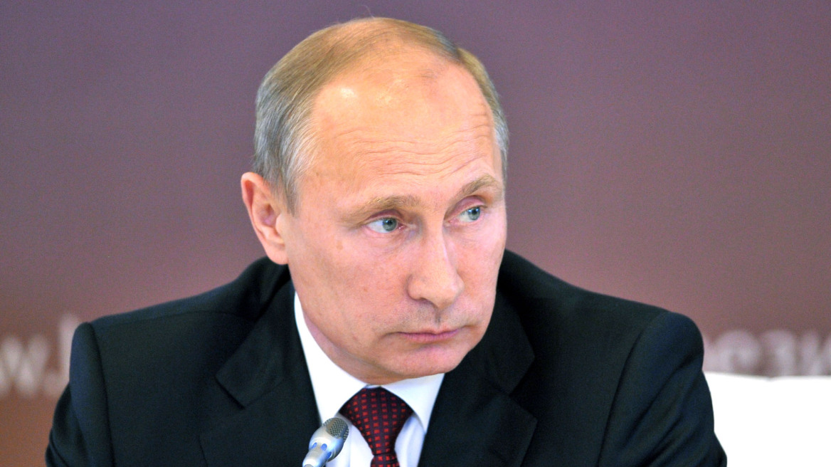 Πούτιν: Θα διατηρήσω λογαριασμό στη ρωσική τράπεζα που «θα παγώσει από δολάρια»