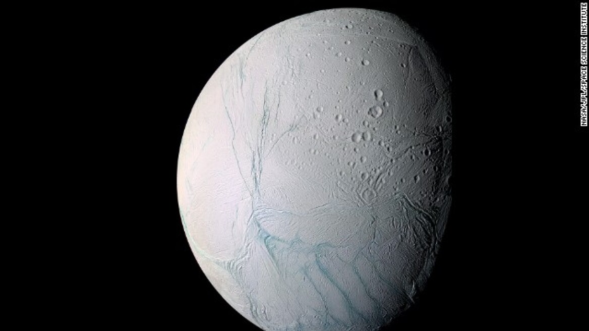 NASA: Ενδείξεις ζωής σε υπόγειο ωκεανό δορυφόρου του Κρόνου