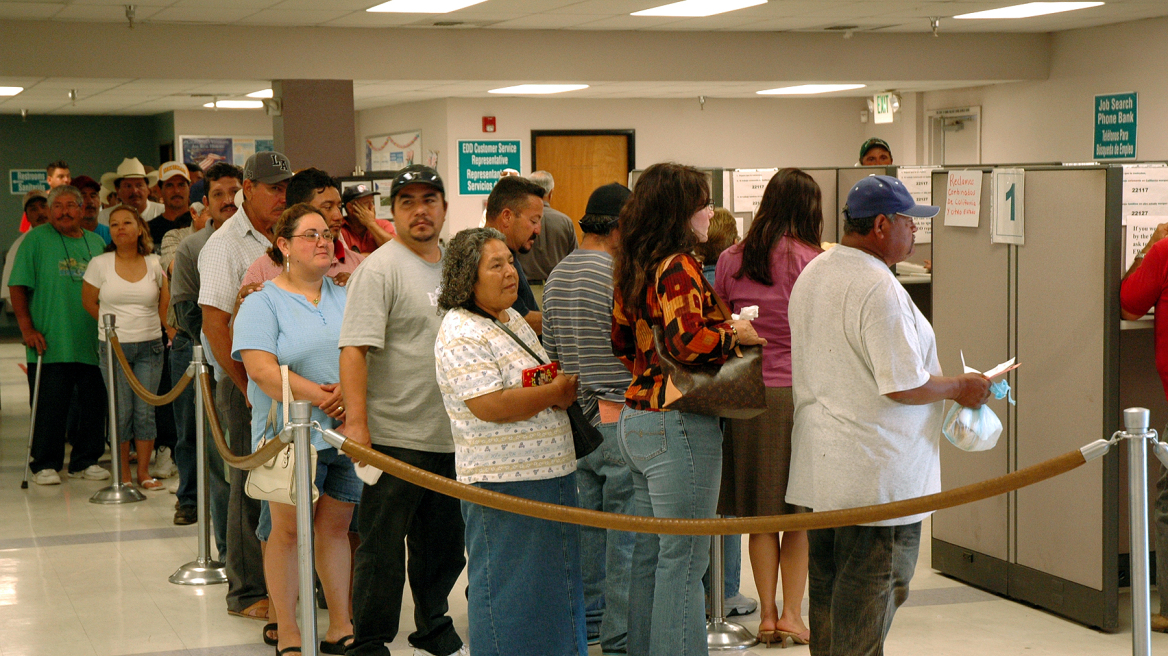 ΗΠΑ: Αποκαθίσταται το επίδομα ανεργίας για 2,4 εκατ. Αμερικανούς 