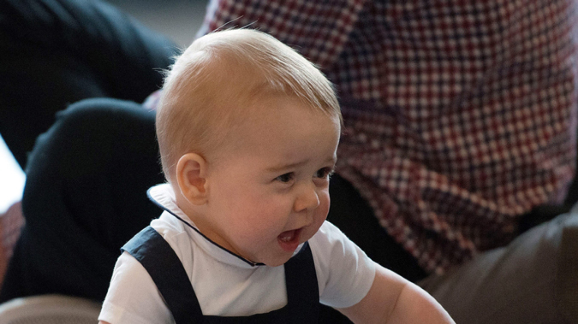 O μόλις 8 μηνών πρίγκιπας Γεώργιος είναι ήδη... fashion icon!