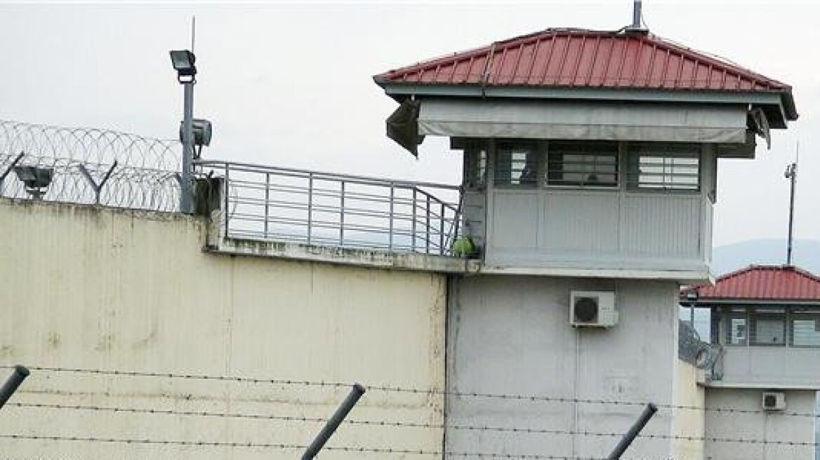 Σε αργία τέθηκαν έξι σωφρονιστικοί υπάλληλοι των φυλακών Νιγρίτας