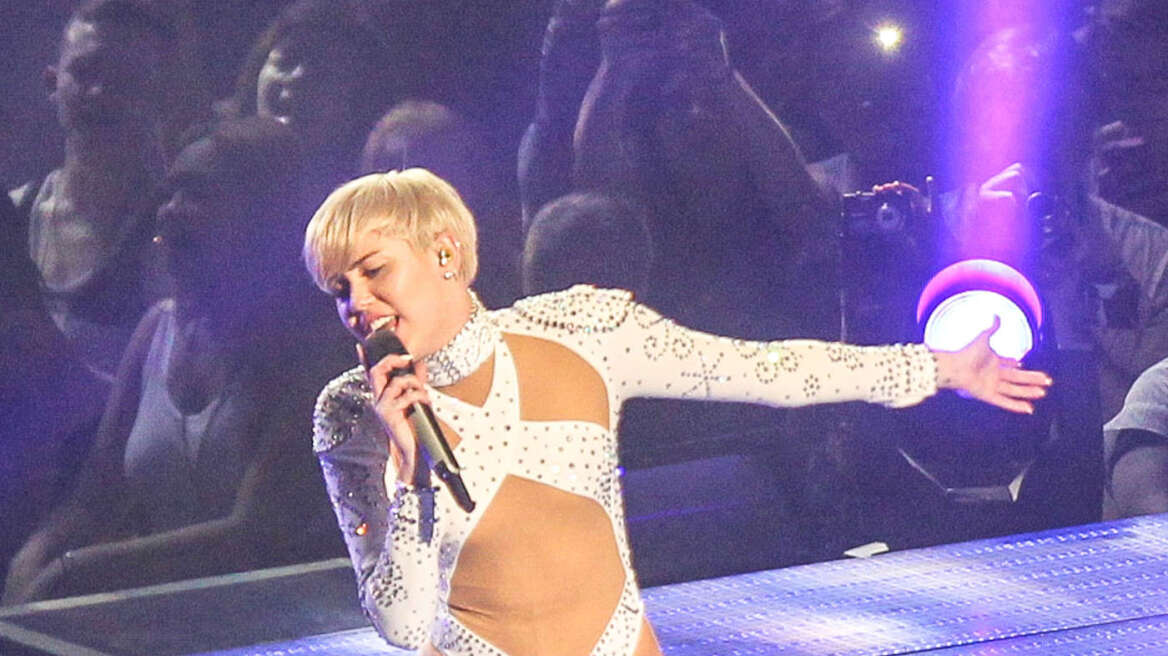 Miley Cyrus: Προκλητικές εμφανίσεις σε συναυλίες και Instagram