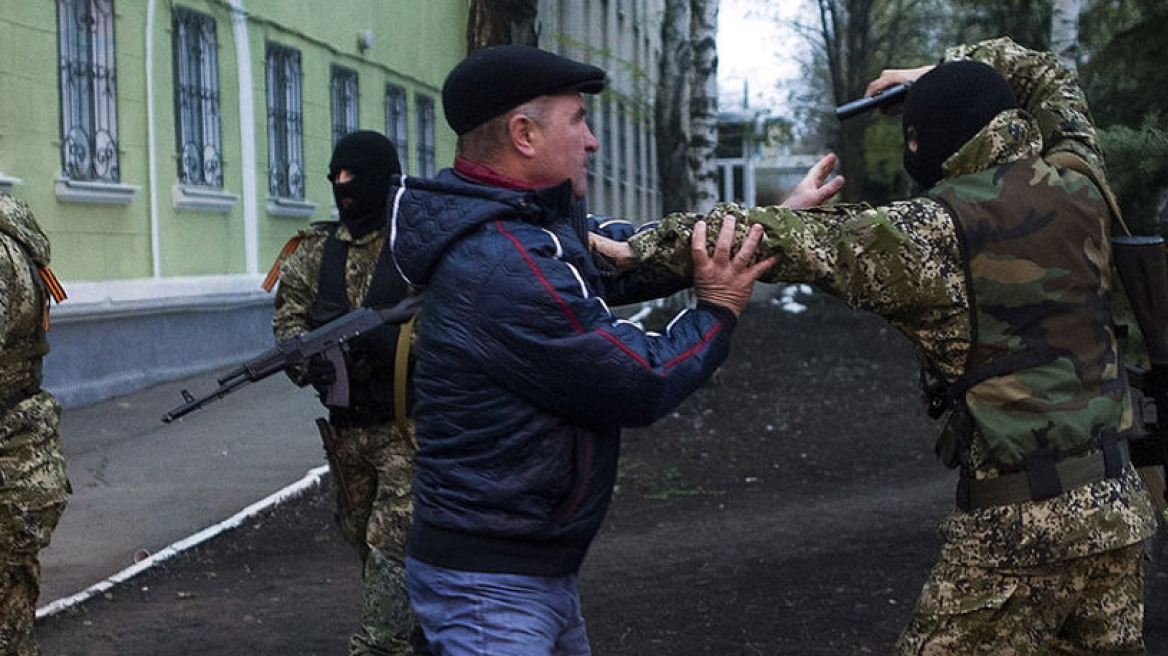 Ουκρανία: Με το δάχτυλο στη σκανδάλη