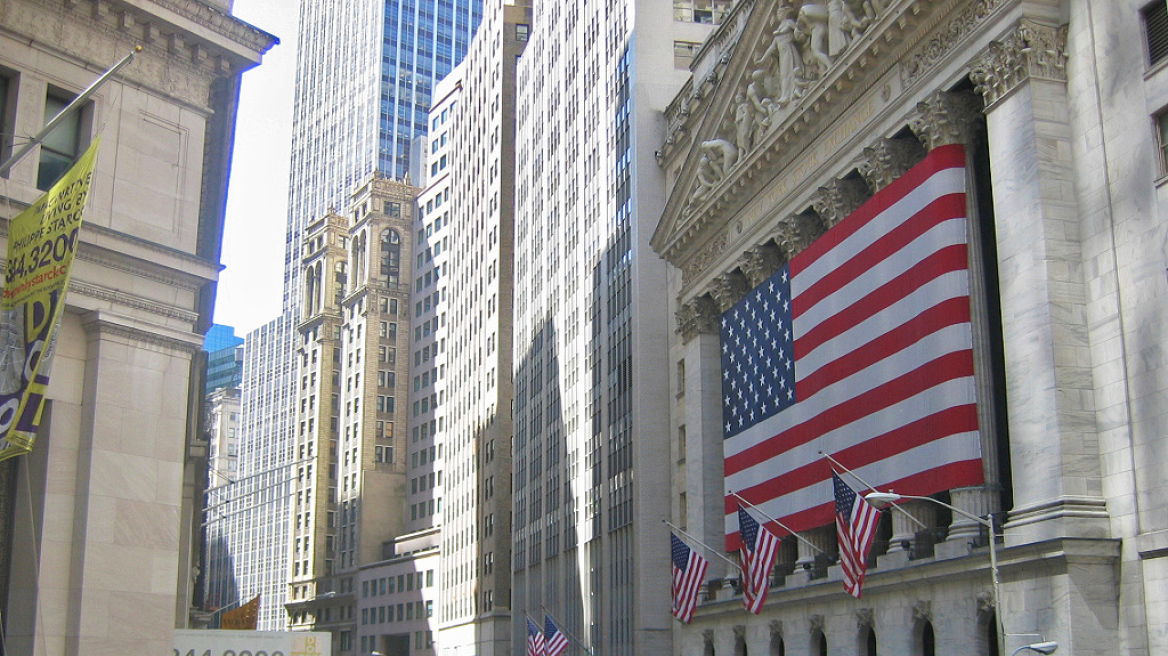 Κλείσιμο με μικρή άνοδο στη Wall Street