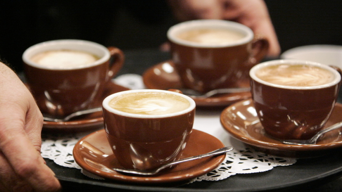 ΠΑΜΕ: Καταγγέλλει γνωστή αλυσίδα καφέ για τις συνθήκες εργασίας
