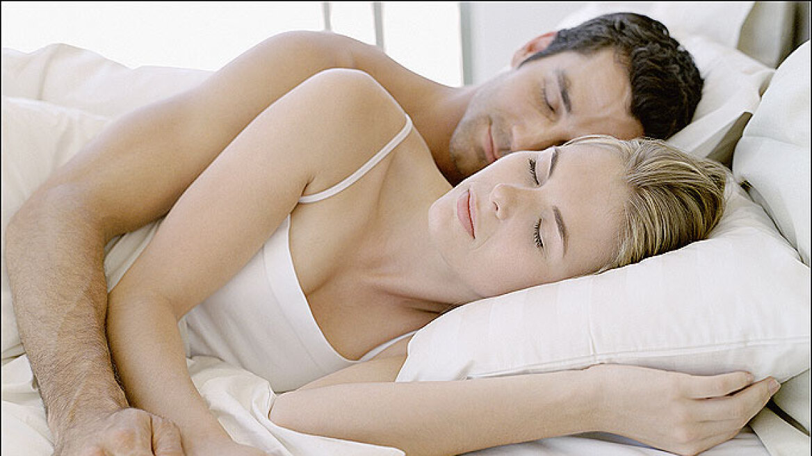 Έρευνα: Τι αποκαλύπτει ο τρόπος που κοιμάστε για τη σχέση σας
