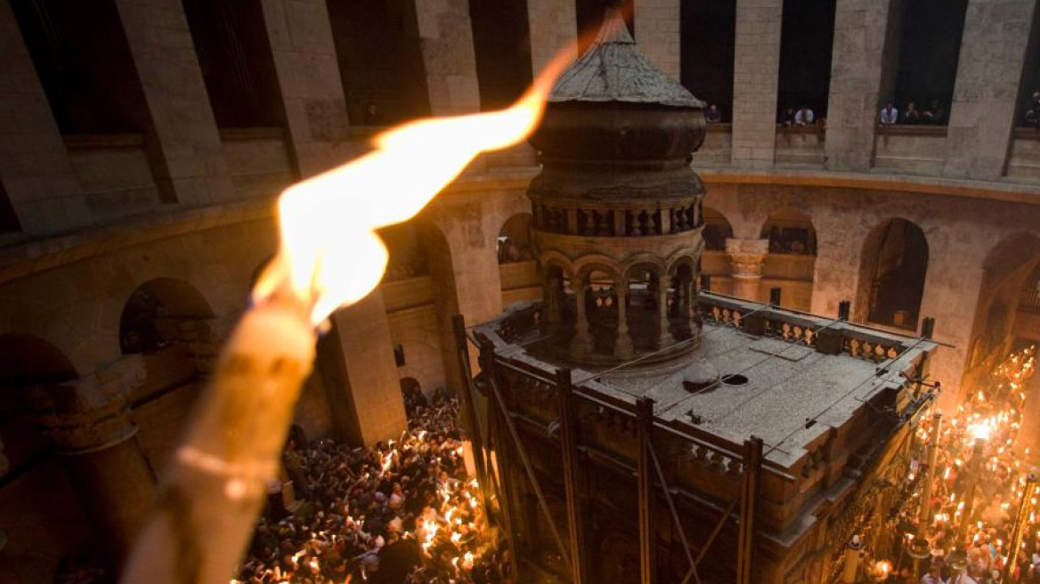 The story behind the transfer of the Holy Fire to Greece