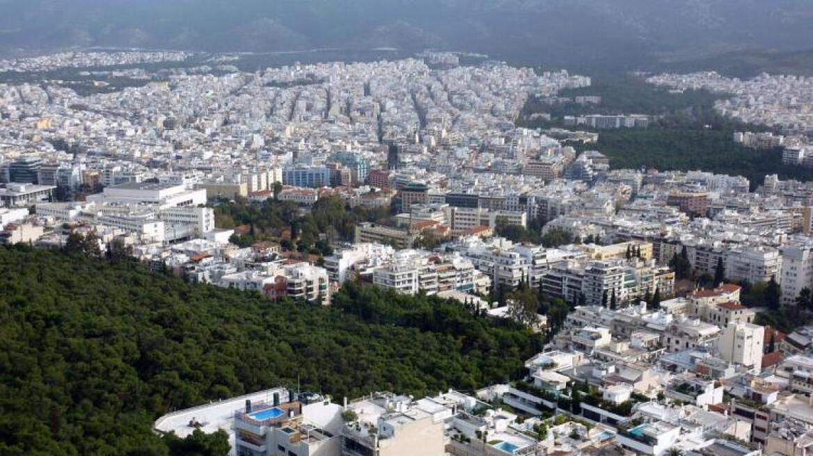 Ποια ακίνητα πωλούνται 18.000 το τ.μ. και πού έχουν πέσει οι τιμές σε Αθήνα, Θεσσαλονίκη
