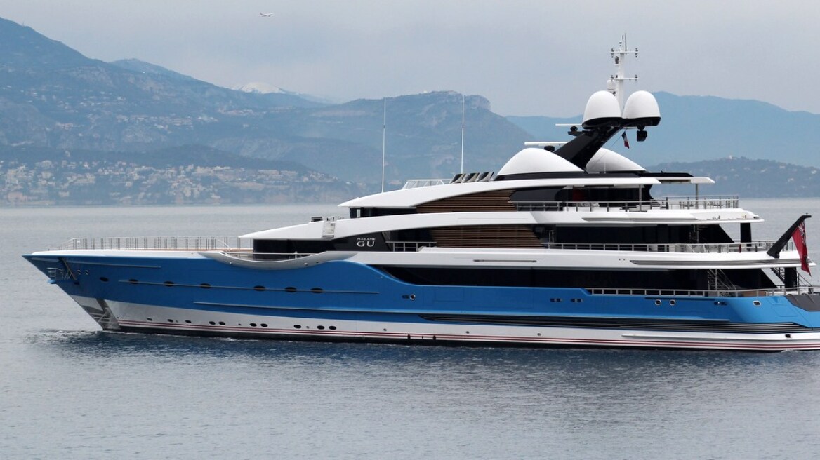 The “mystery” around the luxurious yacht gracing the port of Thessaloniki