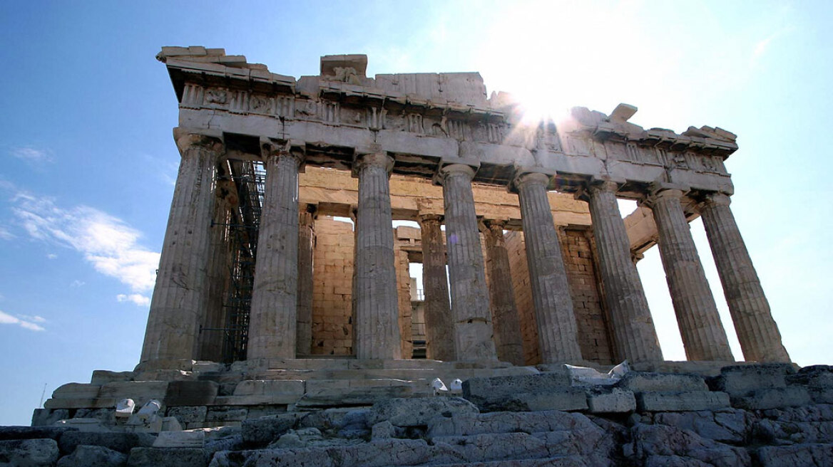 BofA Merrill Lynch: «Επιτέλους λιακάδα στην Ελλάδα»