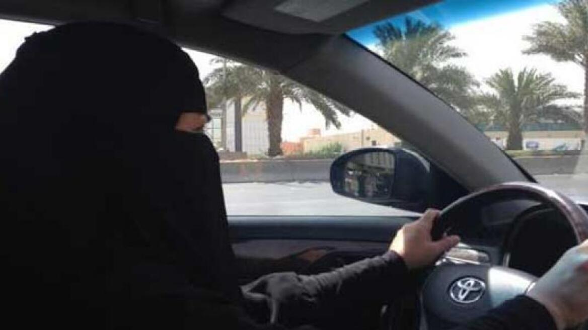 Γυναίκα καταδικάστηκε σε μαστίγωμα γιατί τόλμησε να... οδηγήσει