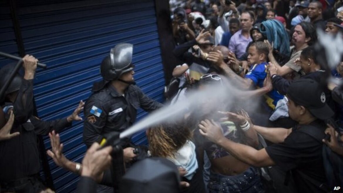 Βραζιλία: Νέες συγκρούσεις διαδηλωτών - αστυνομίας στο Ρίο