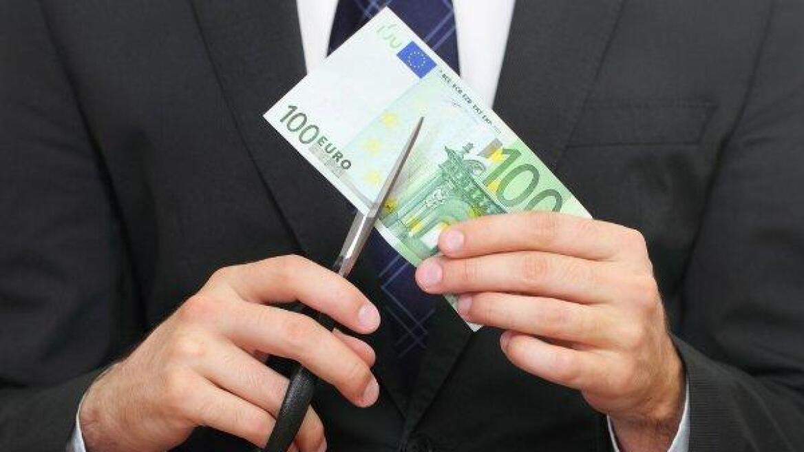 Νέο Μεσοπρόθεσμο: Περικοπές 350-400 εκατ. ευρώ στις δημόσιες επενδύσεις 