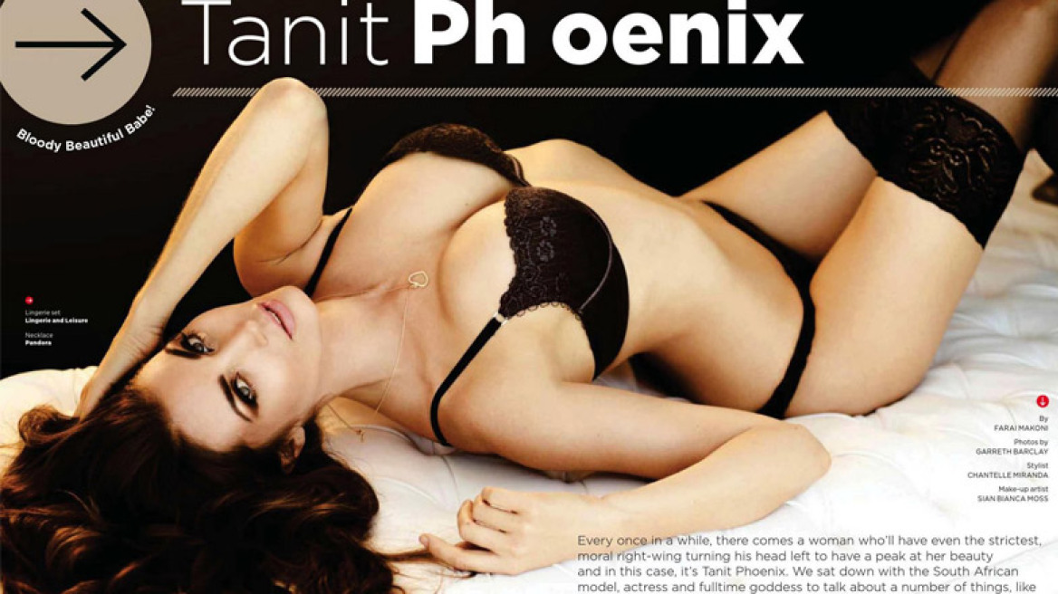 Tanit Phoenix: Στο εξώφυλλο του «Maxim» με μαύρα εσώρουχα