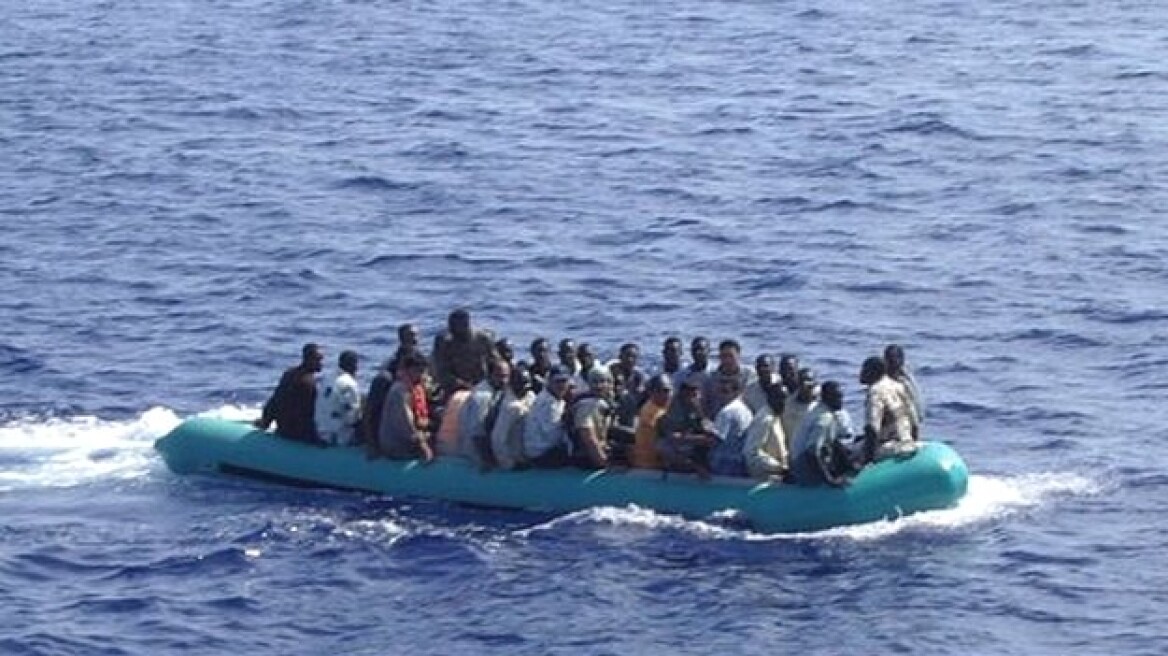 Στον Πειραιά 147 μετανάστες που διασώθηκαν στα θαλάσσια σύνορα Ελλάδας-Μάλτας