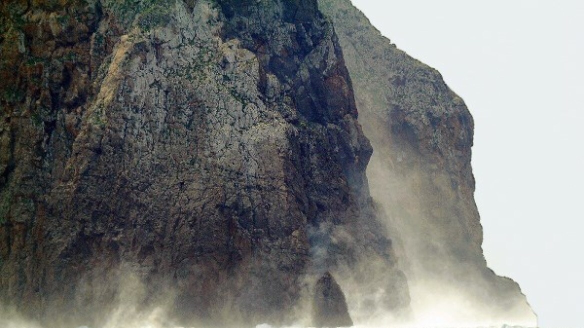 Βραχονησίδα Χύτρα: Ο εντυπωσιακός βράχος στο νησί των Κυθήρων
