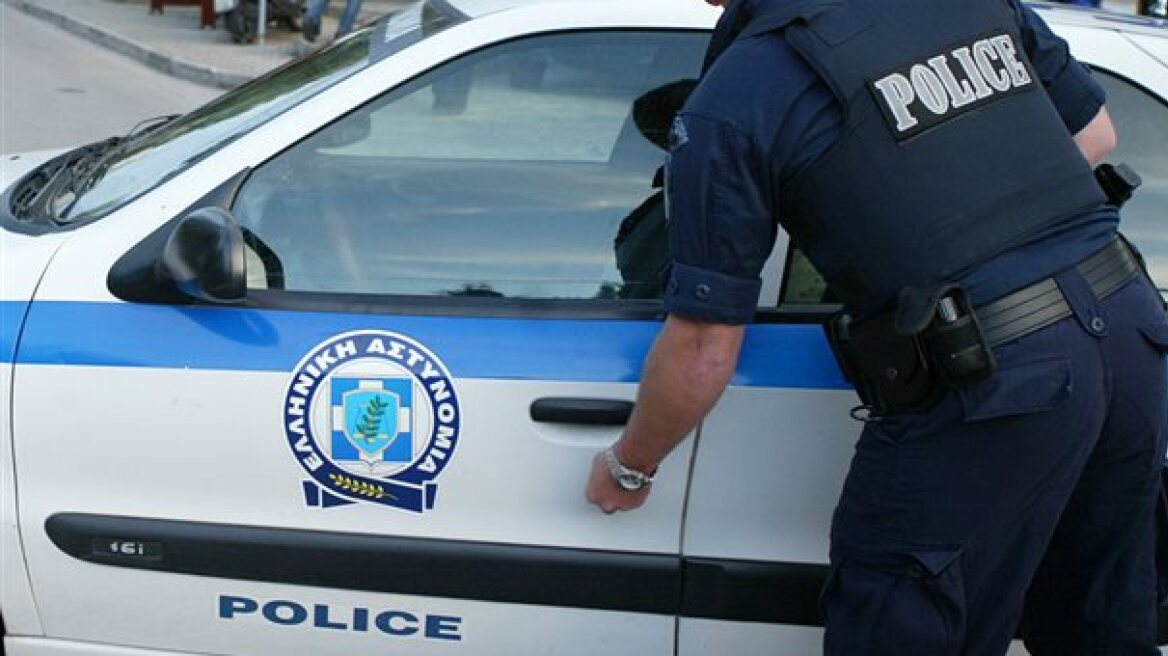 Δέκα συλλήψεις σε αστυνομική επιχείρηση στο Μενίδι