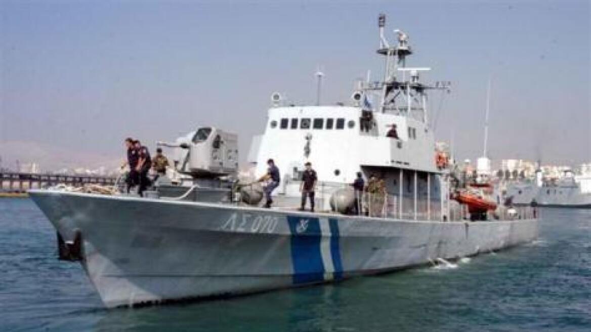 Σάμος: Διακινητές έριξαν στη θάλασσα τους λαθρομετανάστες και έφυγαν