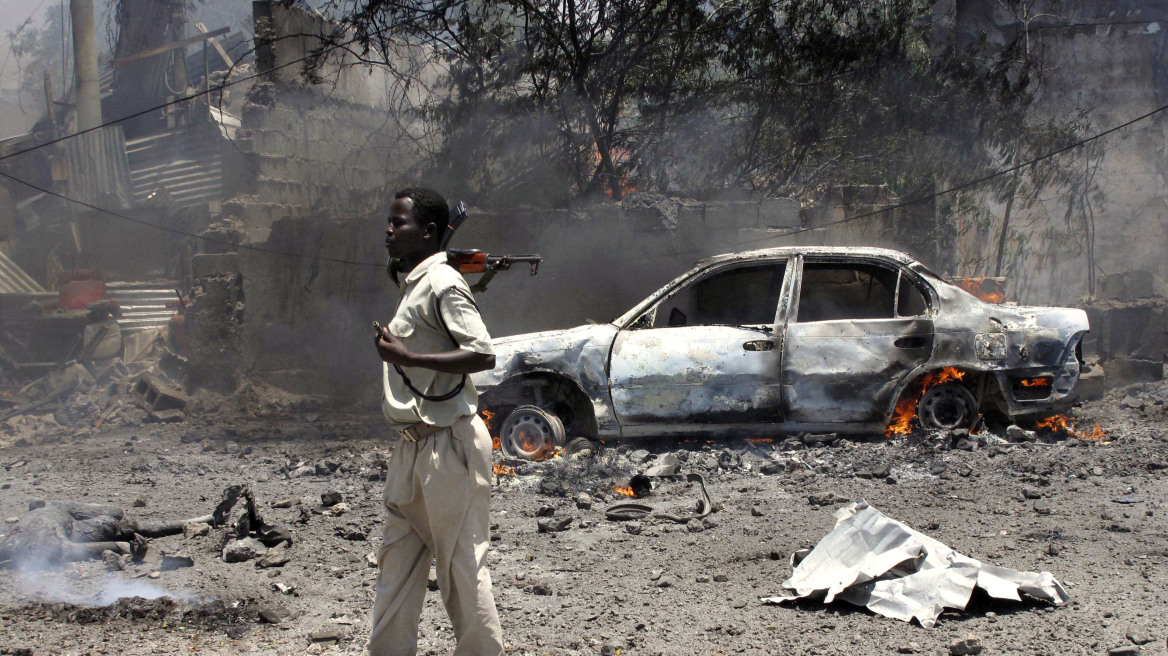 Σομαλία: Έκρηξη παγιδευμένου αυτοκινήτου με 12 νεκρούς