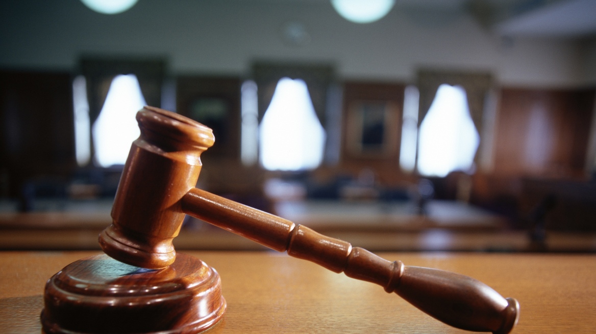Δίκη στο Παλαιό Φάληρο: «Ο γιος μου δεν είναι μπράβος, ούτε νονός» 