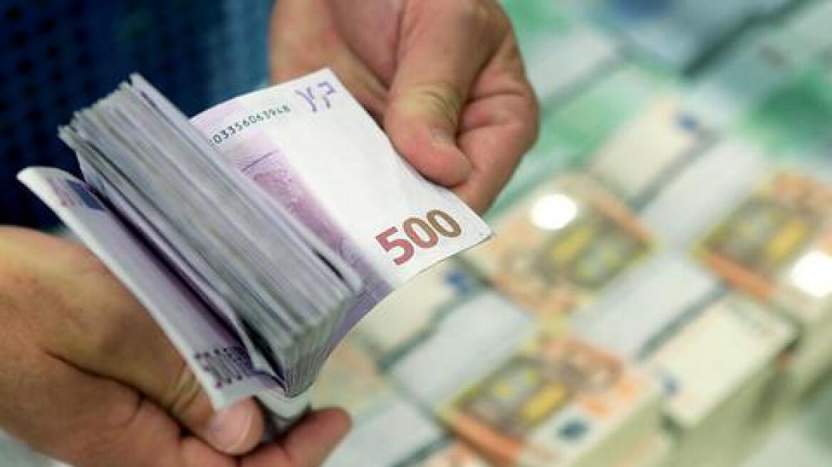 DZ Bank: Στα 78 δισ. ευρώ η «ανάσα» για την Ελλάδα από μείωση επιτοκίων και επιμήκυνση δανείων