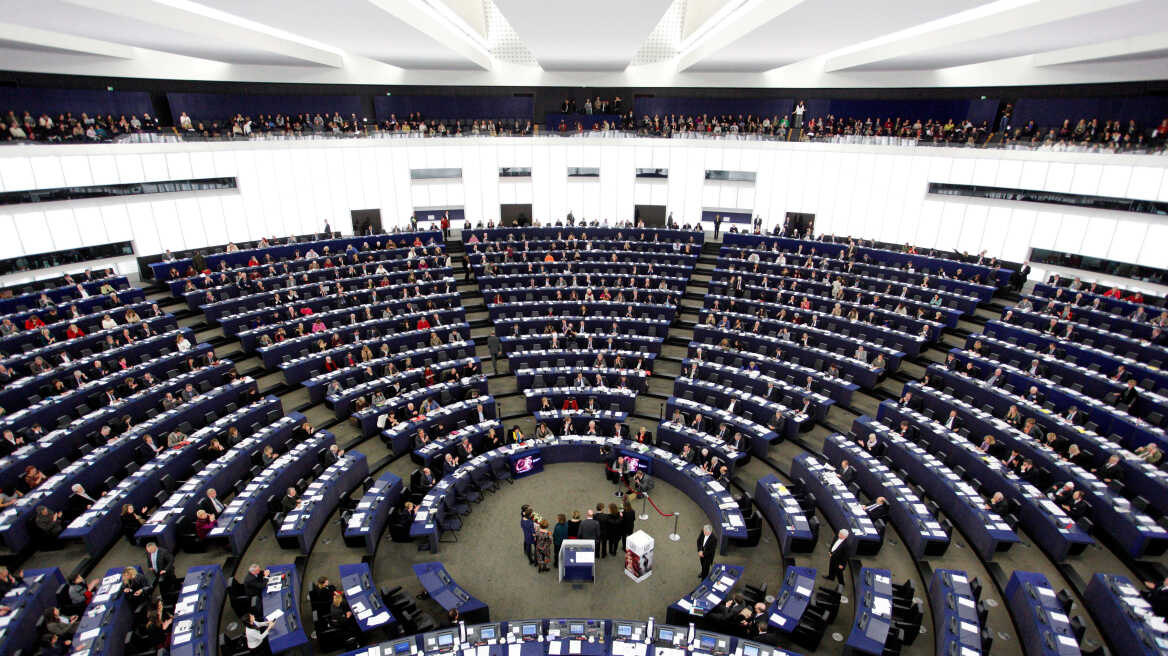 Pollwatch 2014: Στο 25% η δύναμη των άκρων στο νέο ευρωκοινοβούλιο