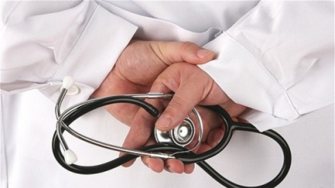 ΕΟΠΥΥ: Από αύριο οι αιτήσεις για συμβάσεις 3.000 ιατρών των πρώην πολυιατρείων