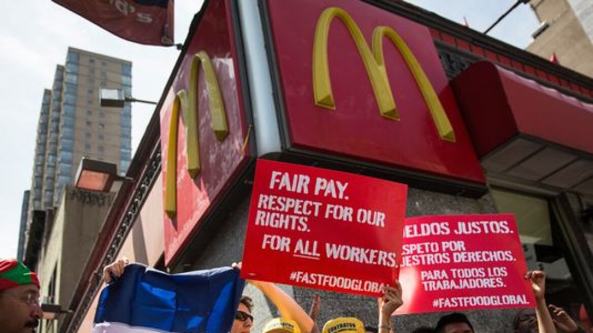 Απεργούν οι εργαζόμενοι των φαστ-φουντ όλης της Αμερικής για τον κατώτατο μισθό