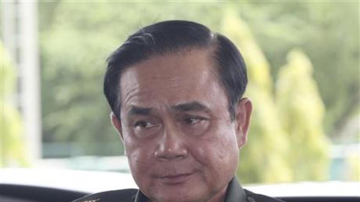 «Συγνώμη, αναλαμβάνω εγώ τώρα» - Έτσι έγινε το πραξικόπημα στην Ταϊλάνδη