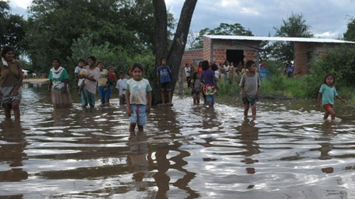 Στο έλεος των πλημμύρων χιλιάδες οικογένειες στην Παραγουάη